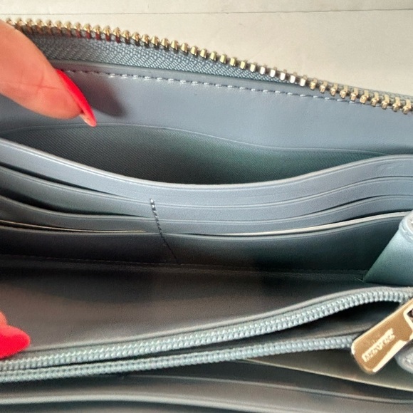 Coach NWT Ava Wallet With Blue And White Flowers On Signature Print Background - Picture 7 of 9